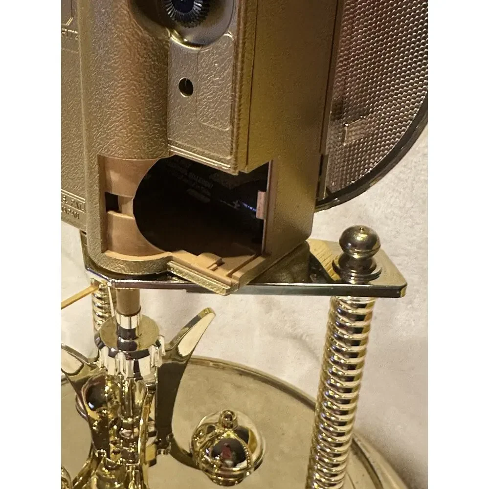 Elgin Magic Eye Anniversary Glass Dome Quartz Rotating Pendulum Clock Vintage